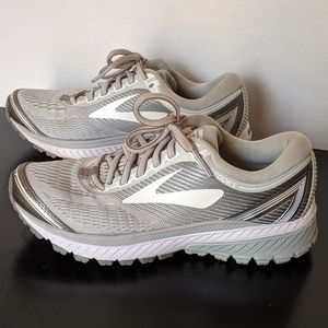 brooks ghost 10 size 6.5